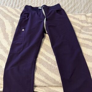 Figs kade cargo scrub pants in the color purple jam size xxs/T